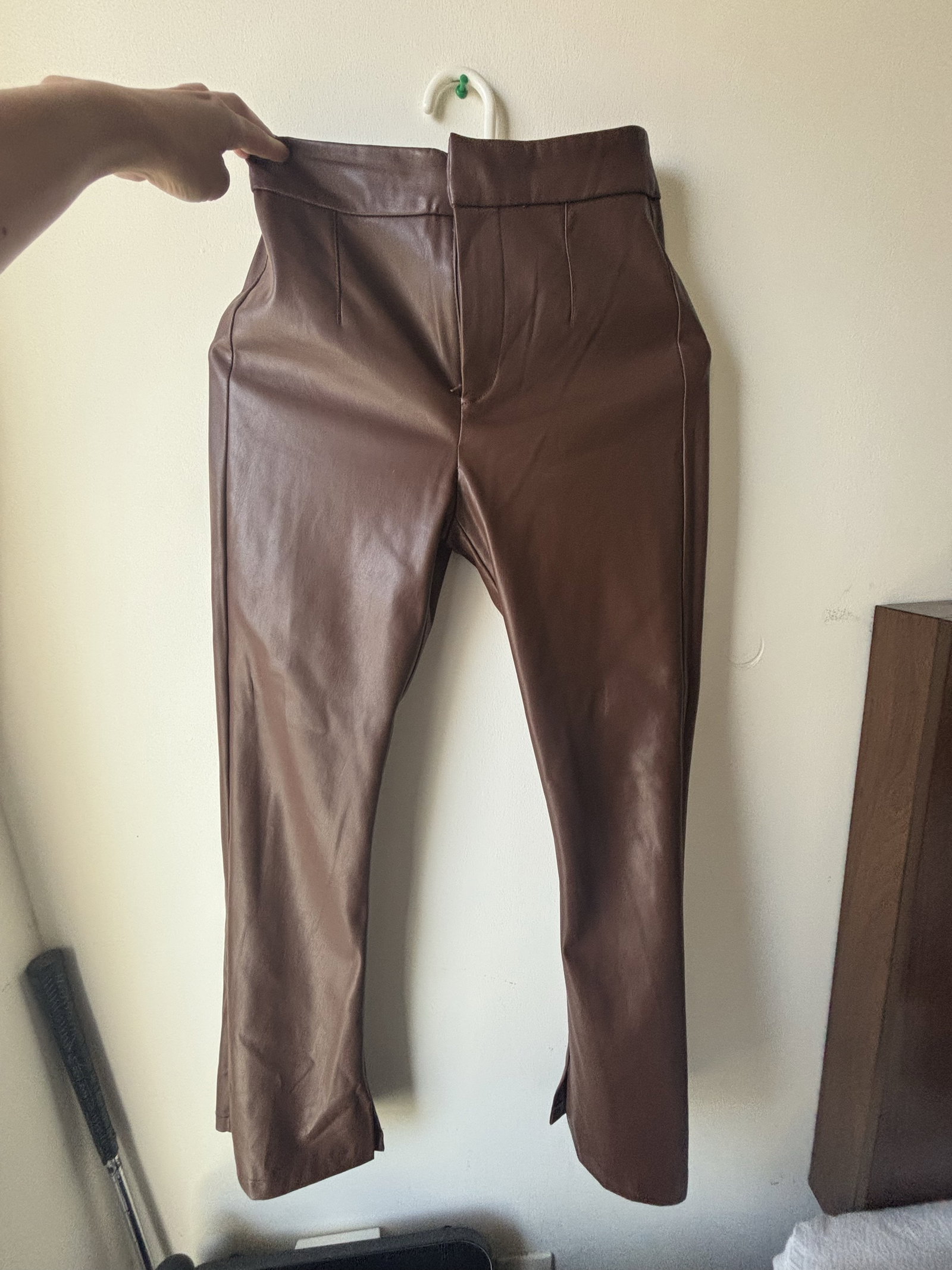 Pantalón Vinipiel Bershka Color Café Talla 24 Nuevo