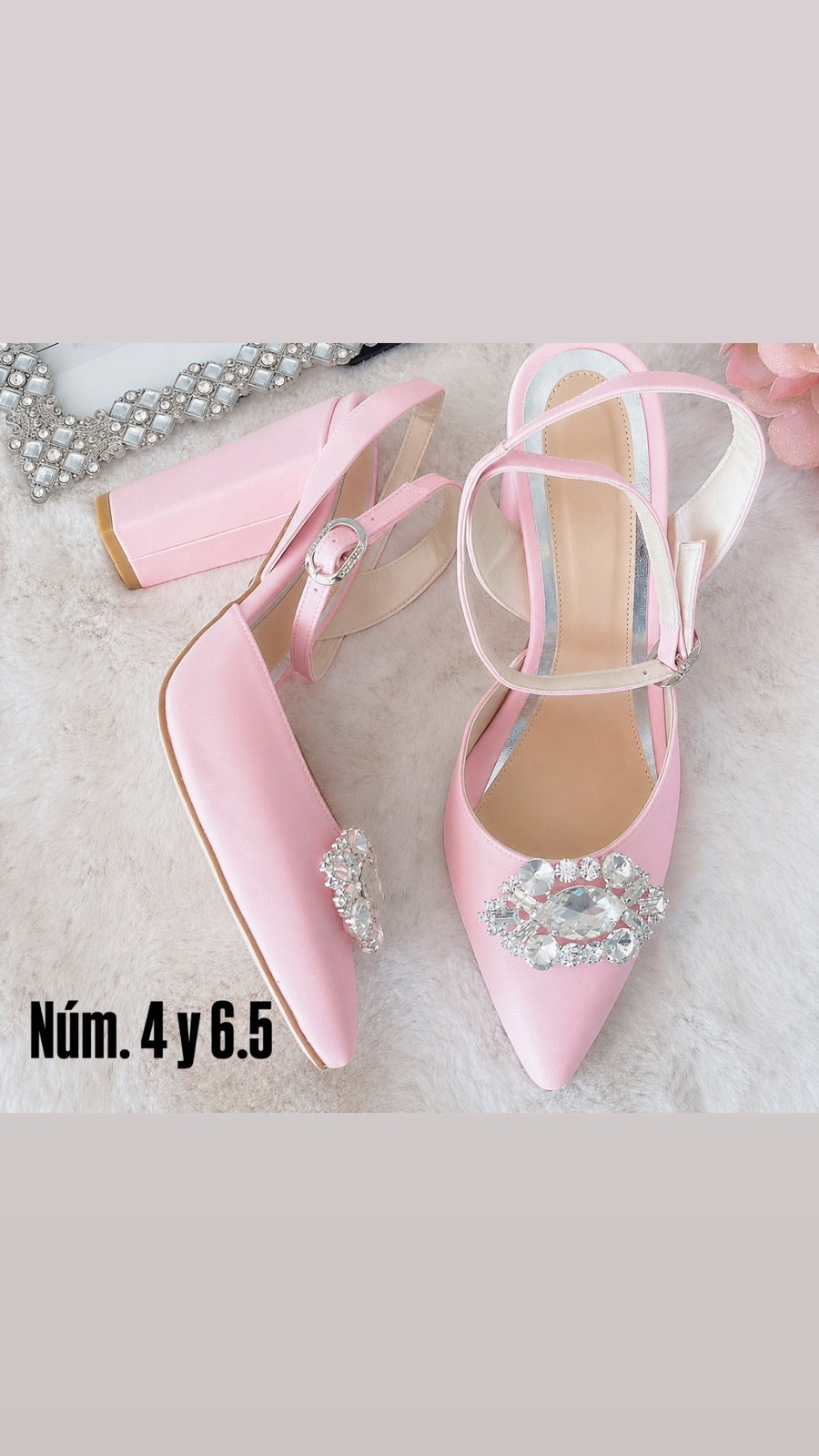 Zapatos de Tacón Rosa con Detalles Brillantes