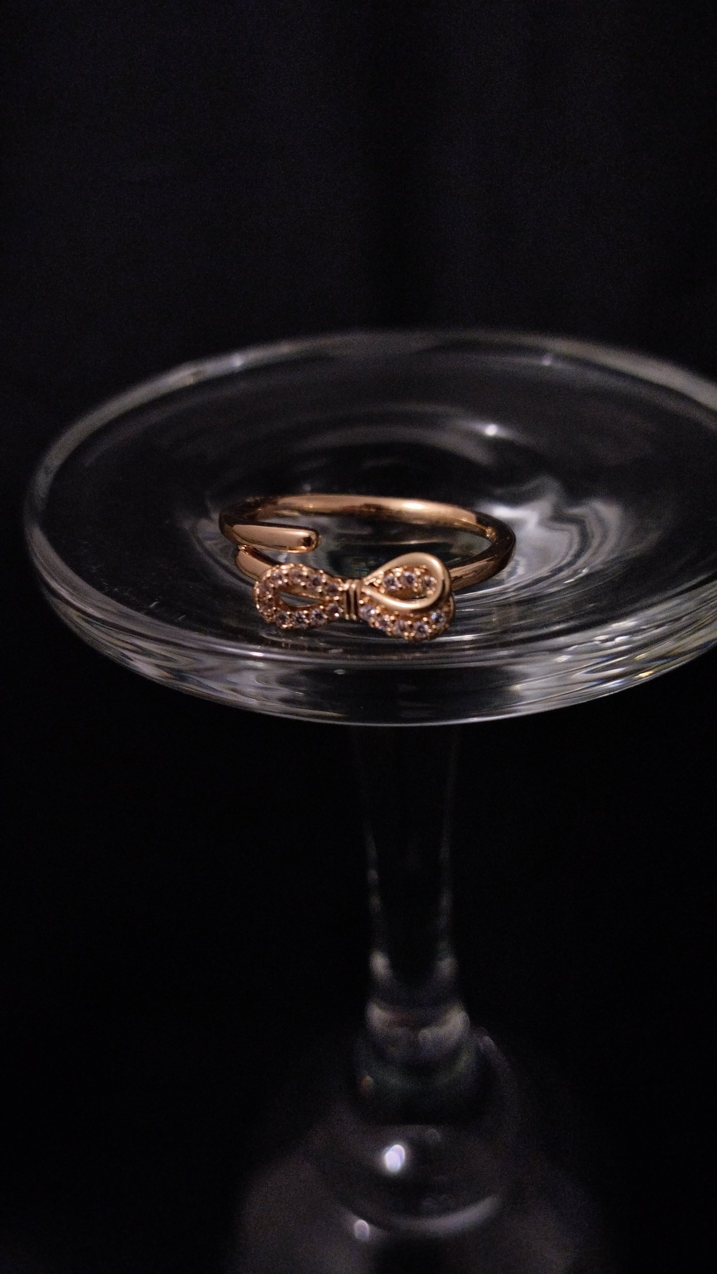 Anillo de Oro Laminado 22k con Diseño de Moño - Talla #8