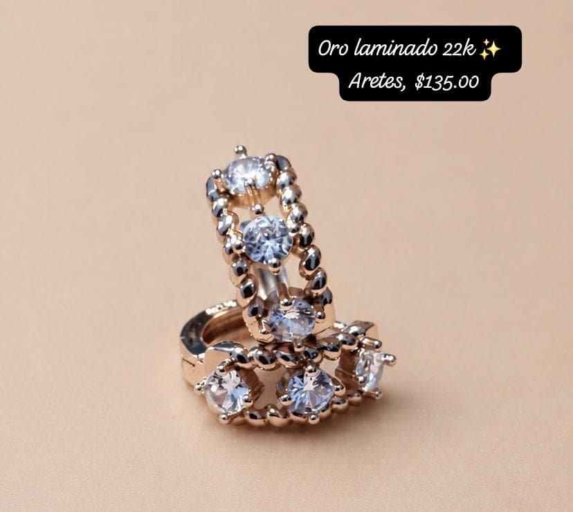 Aretes de oro laminado 22k con piedras brillantes